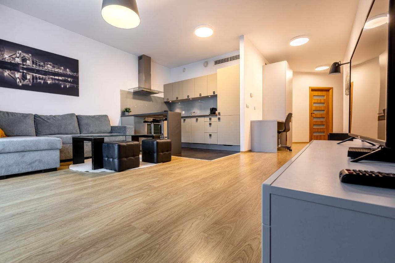 Apartament Just In Center วรอตซวาฟ ภายนอก รูปภาพ